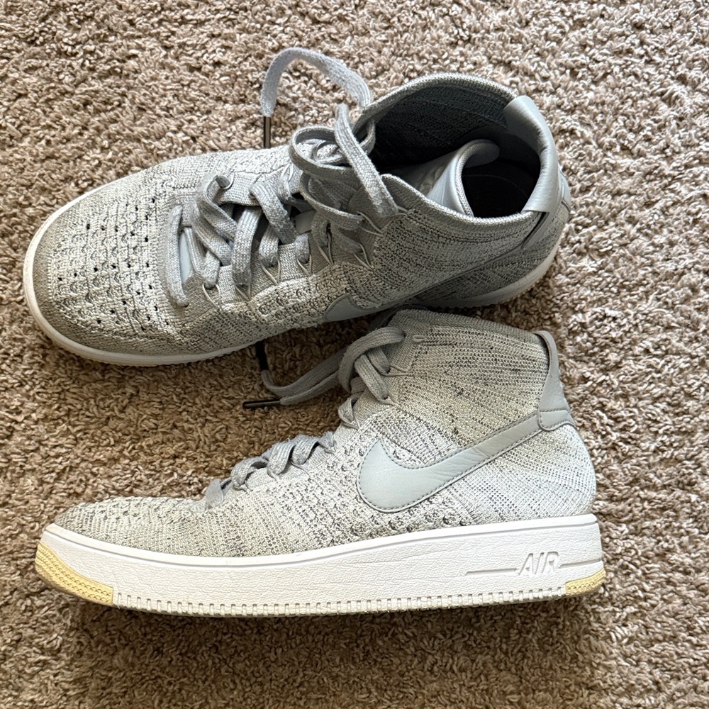 Nike Air Force 1 Ultra Flyknit Mid

Wolf Grey